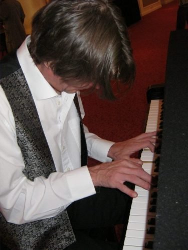 stan rams  Piano in Okura Hotel